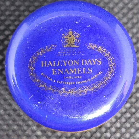 Vintage Halcyon Days Enamel Pill Box Little Sailor Stylish Mini Decor Accent - Picture 3 of 7